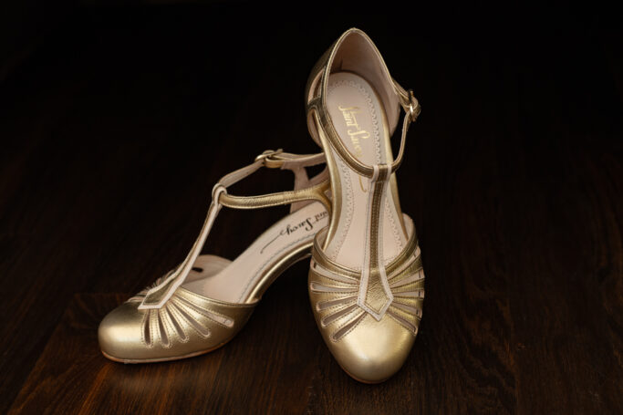 Retro Style Black Pleather Cutout Kimmy T-Strap Heels – Unique Vintage | T  strap heels, Vintage style shoes, 1950s fashion shoes