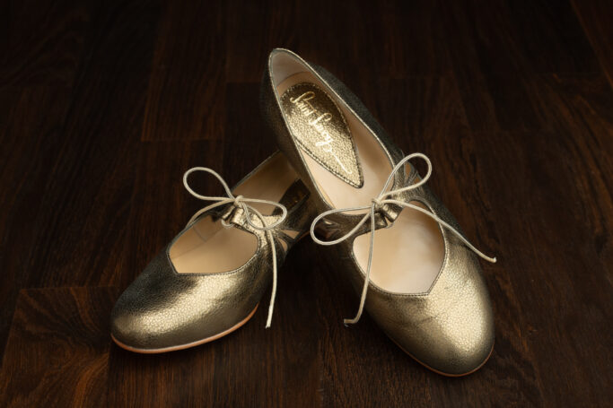 Catnip Apollo, gold brass metallic ladies shoes in vintage style